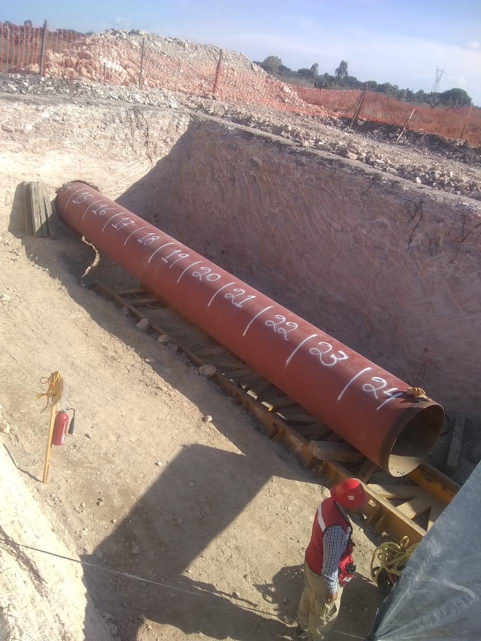 incado de tuberías en autopistas